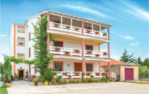 Two-Bedroom Apartment in Petrcane